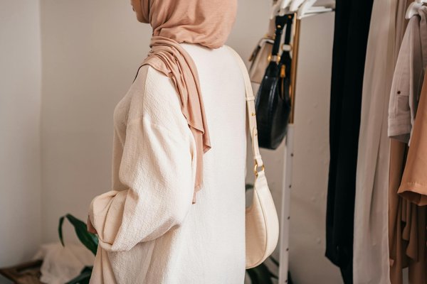 Transforming City Waste Handling: How IoT Boosts Efficiency in Urban Hubs